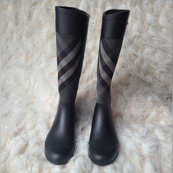 Burberry London Rainboots - Picture 4 of 4
